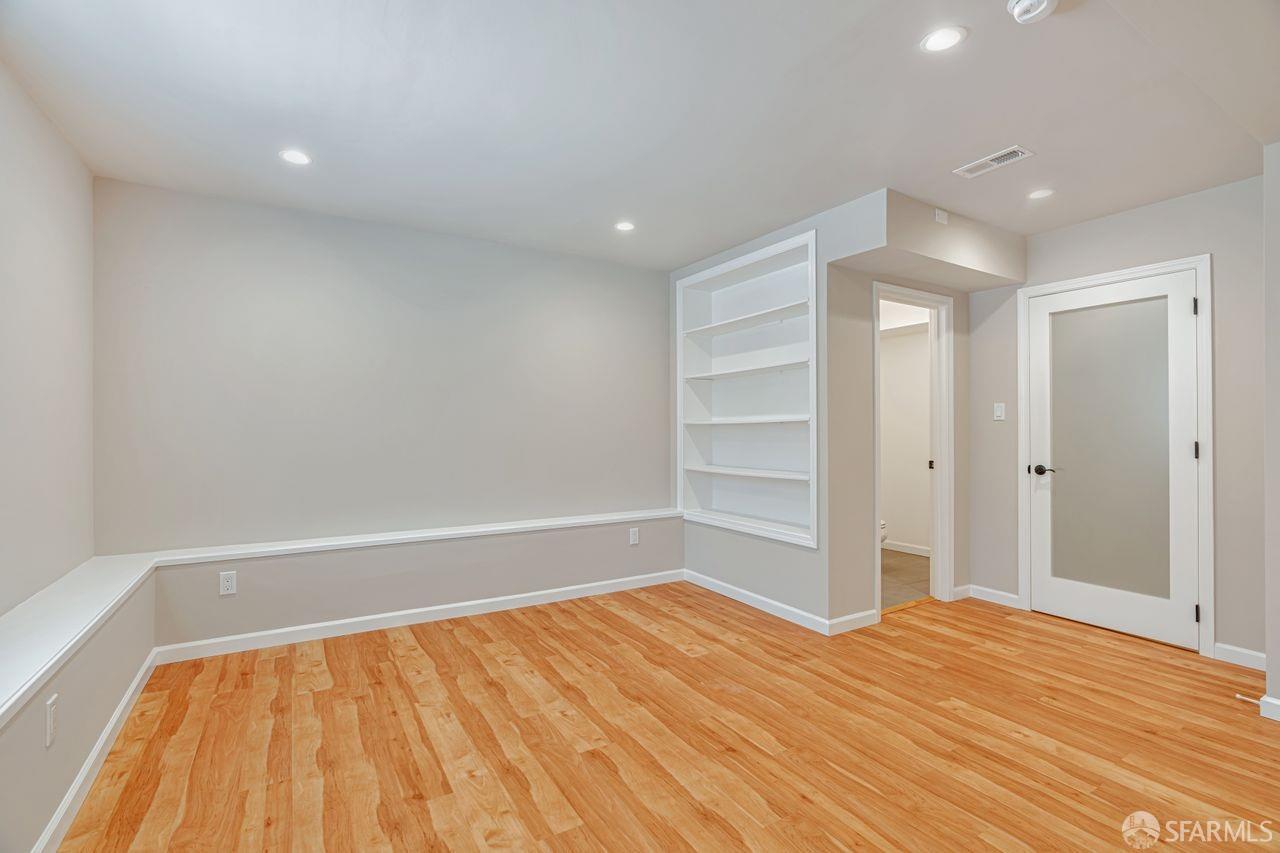 1711 10th Avenue
