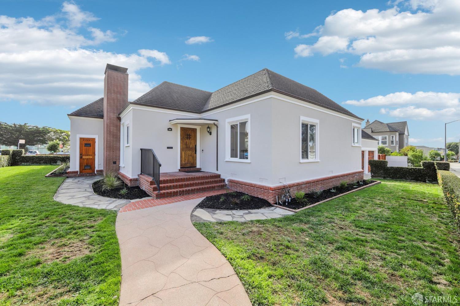 255 Crestlake Drive
