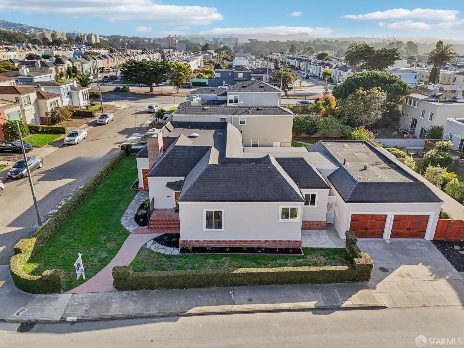 255 Crestlake Drive