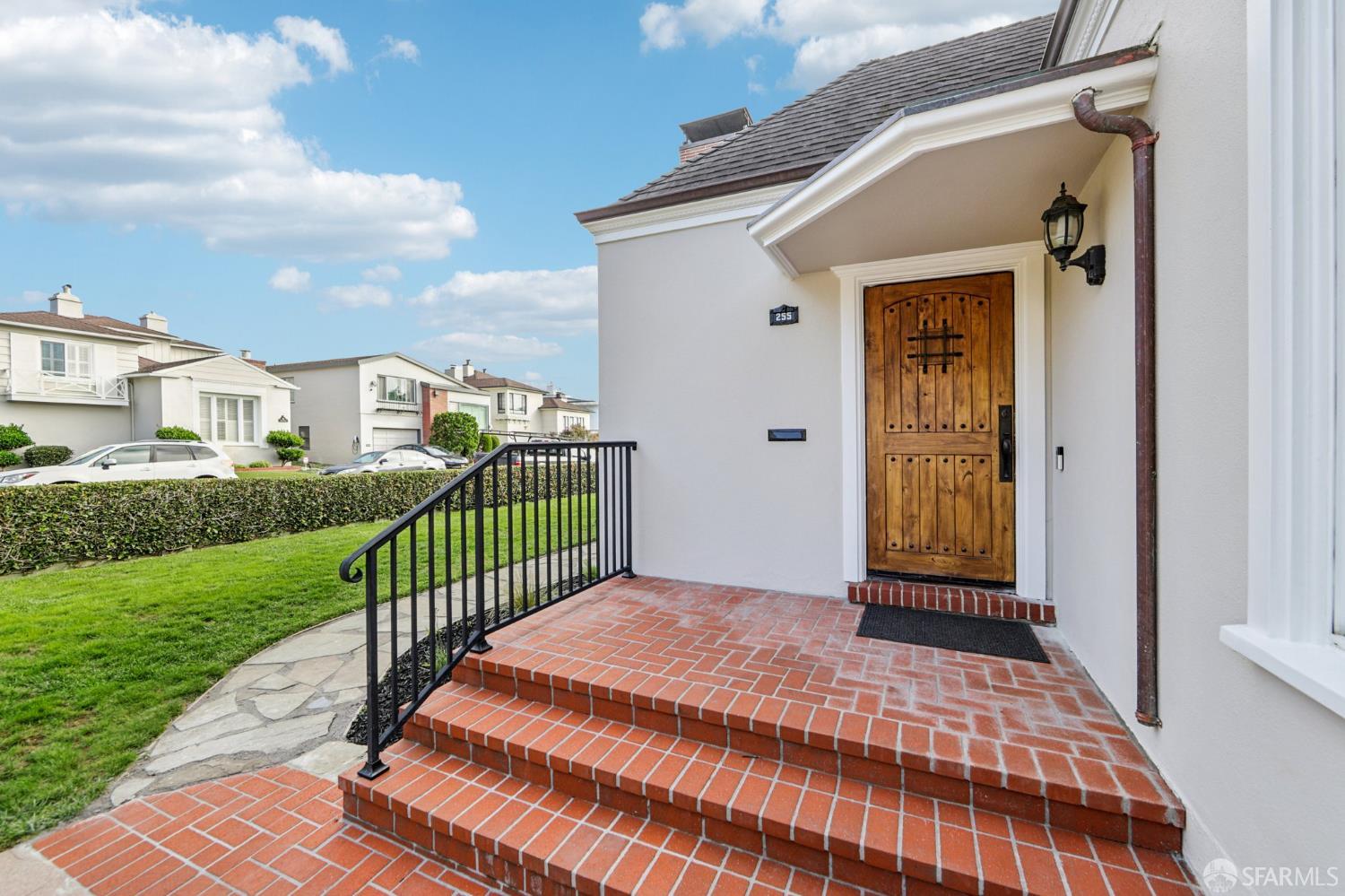 255 Crestlake Drive
