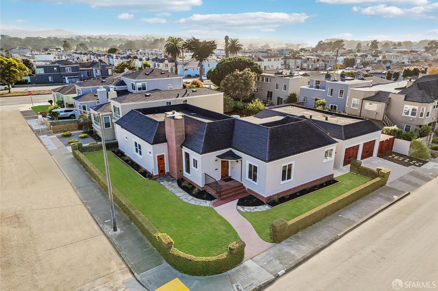 255 Crestlake Drive
