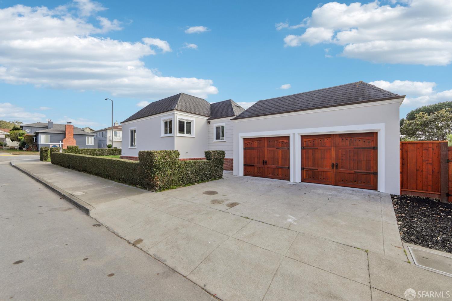 255 Crestlake Drive
