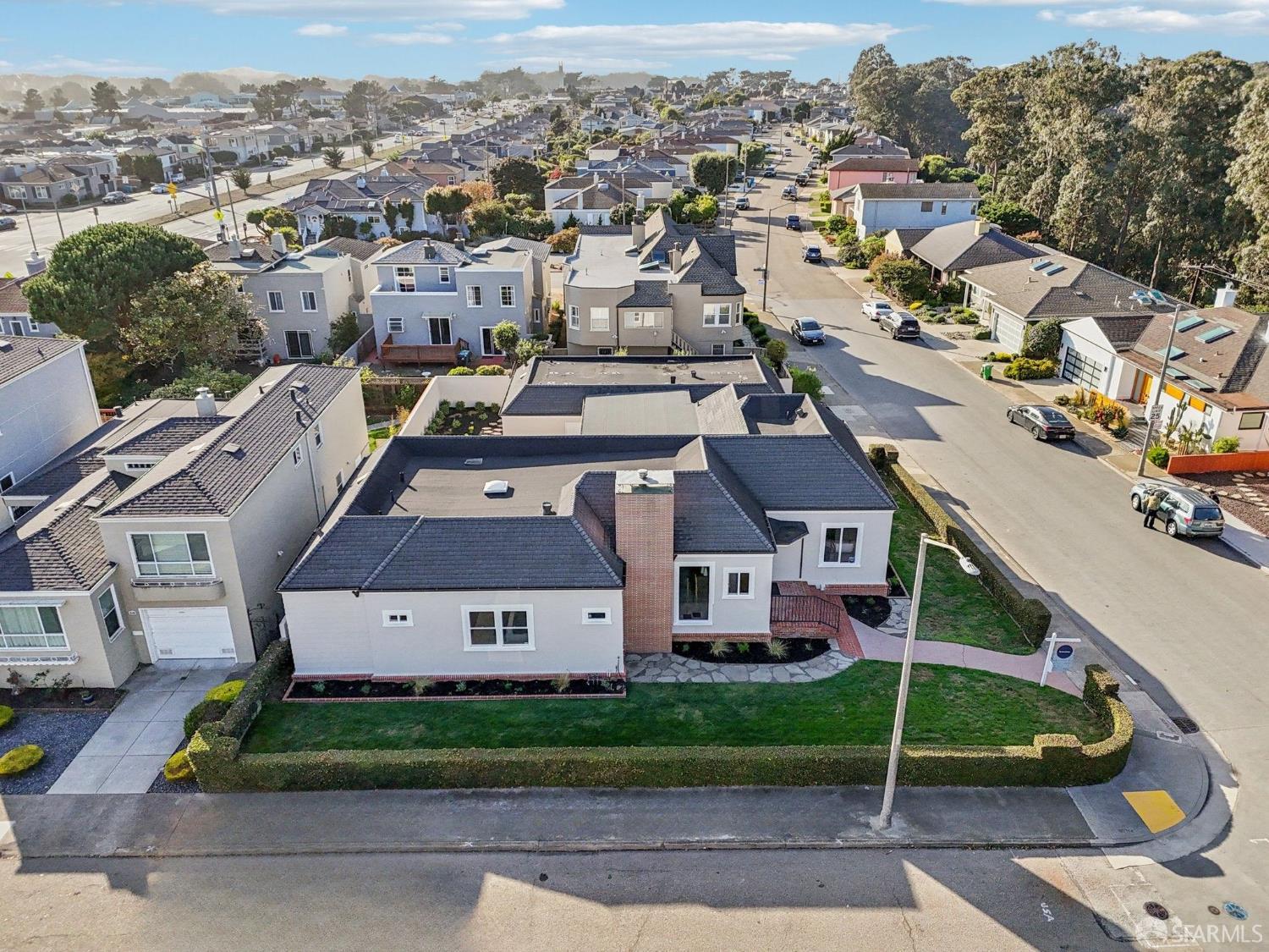 255 Crestlake Drive