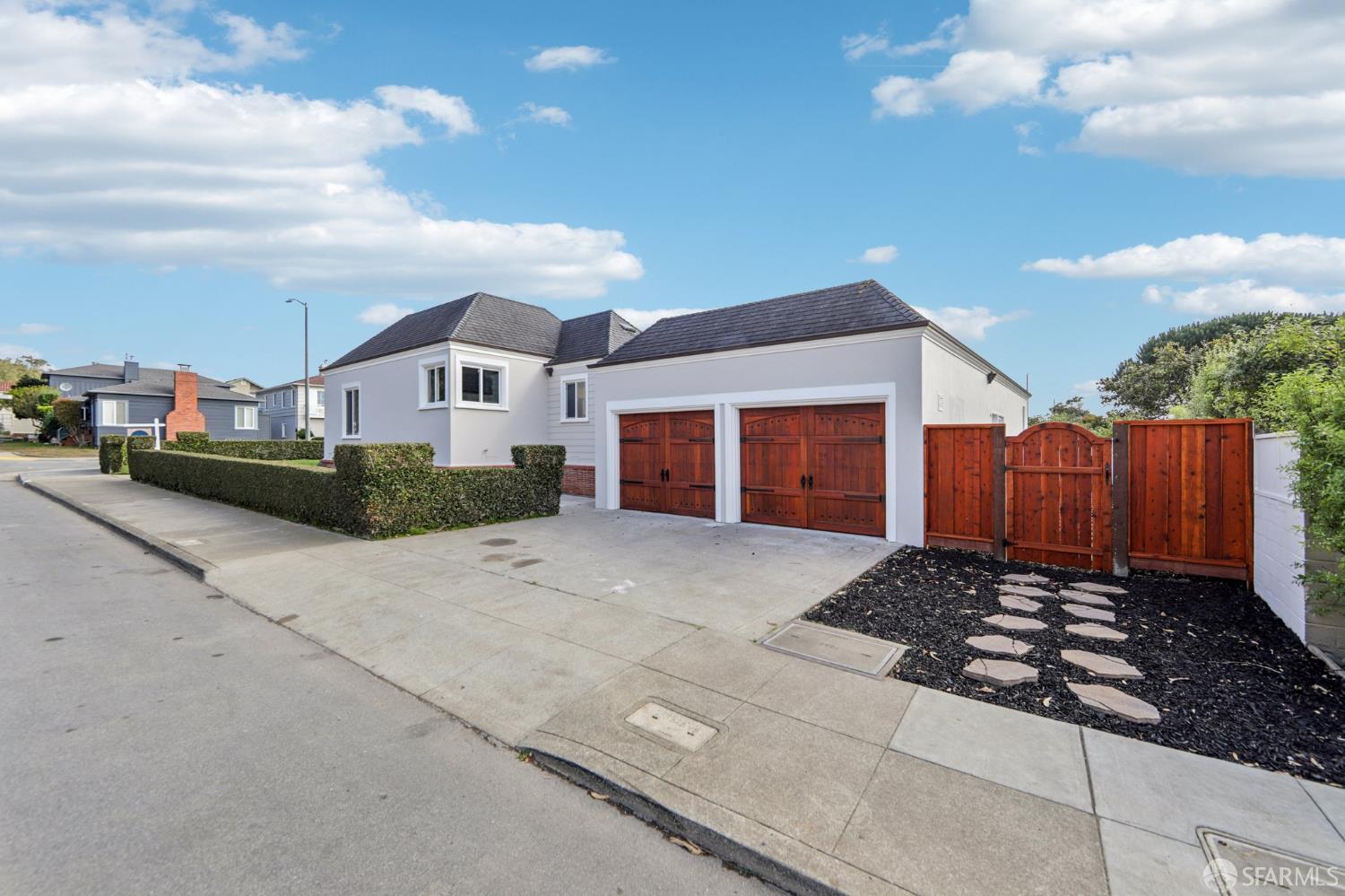255 Crestlake Drive