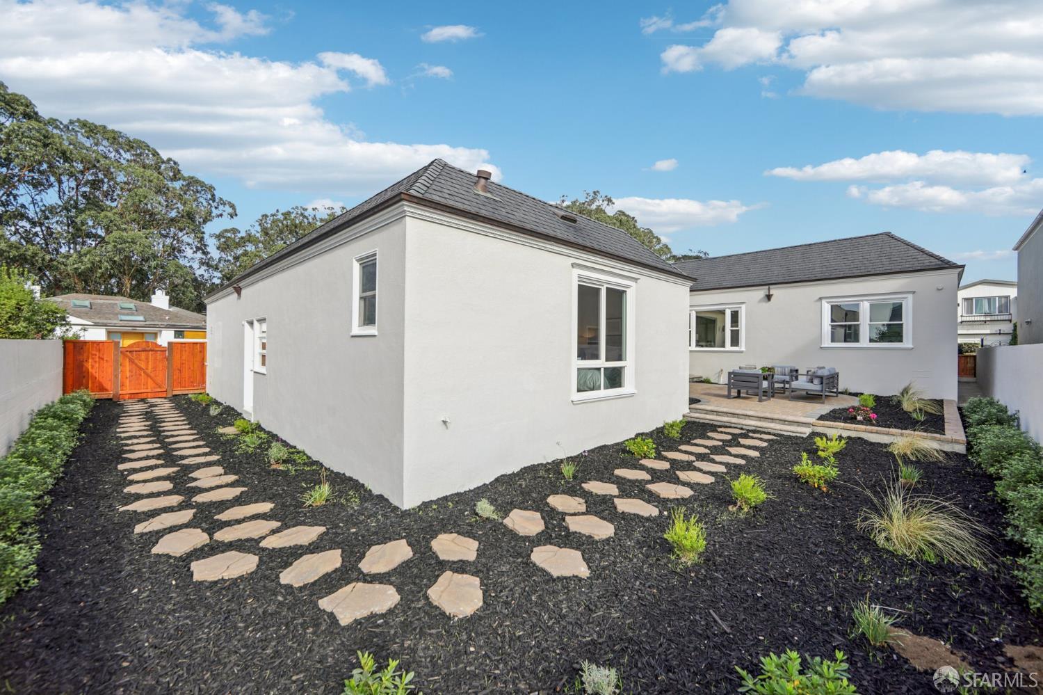 255 Crestlake Drive