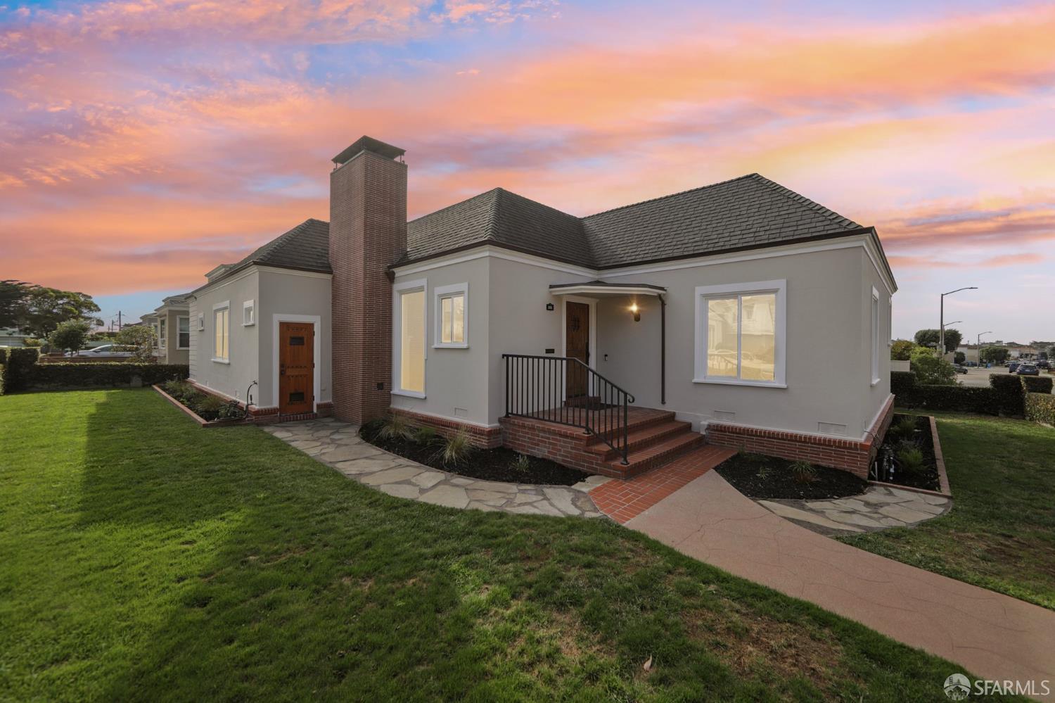 255 Crestlake Drive