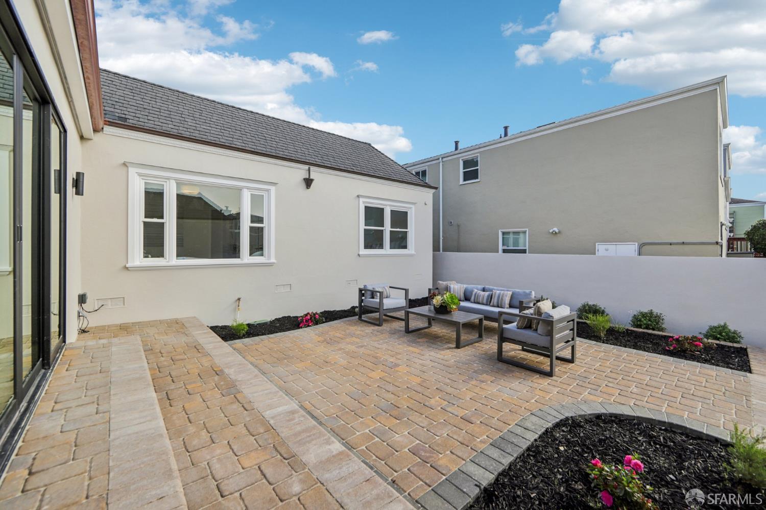 255 Crestlake Drive