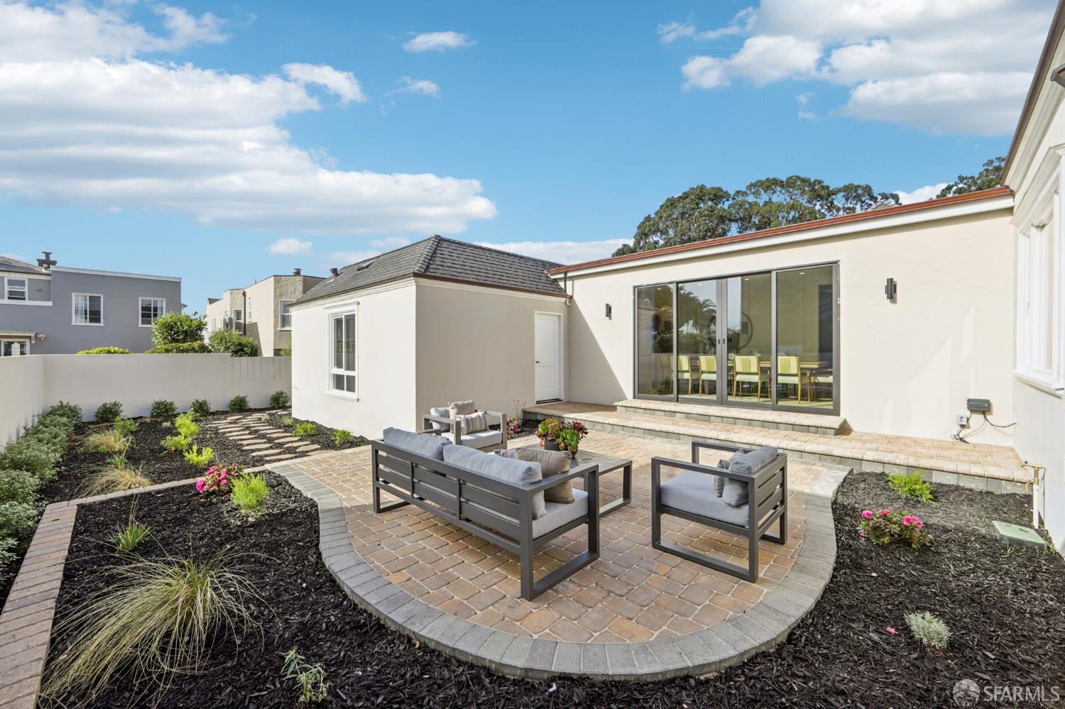 255 Crestlake Drive