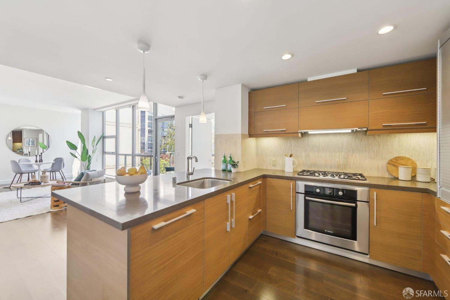 435 China Basin Street # 527