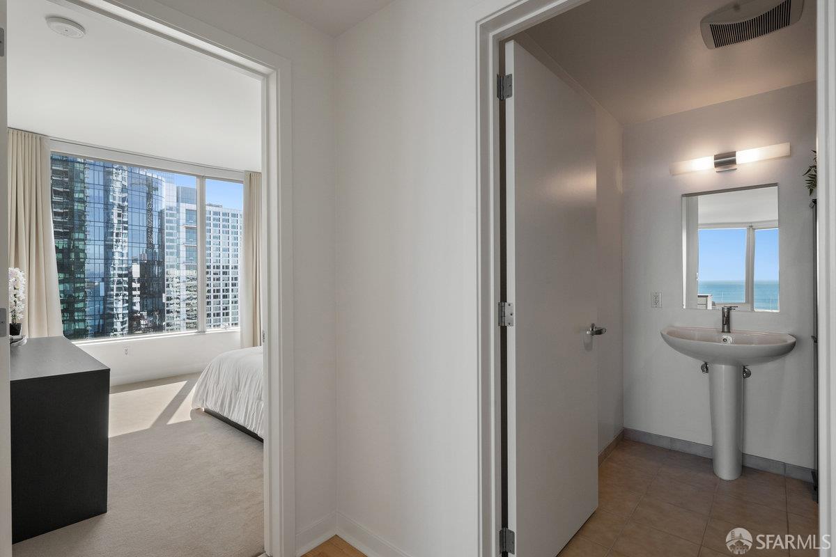 301 Main Street # 24F
