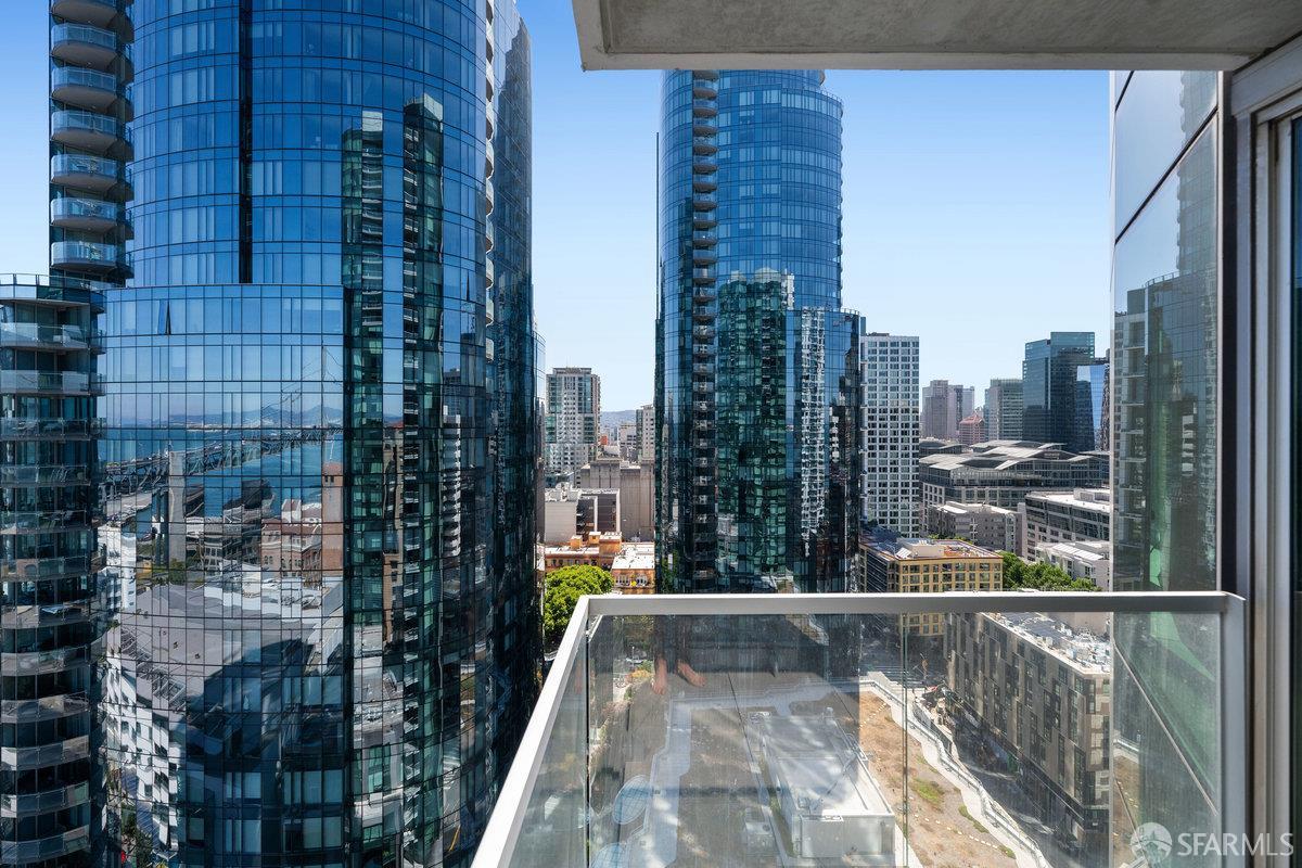 301 Main Street # 24F