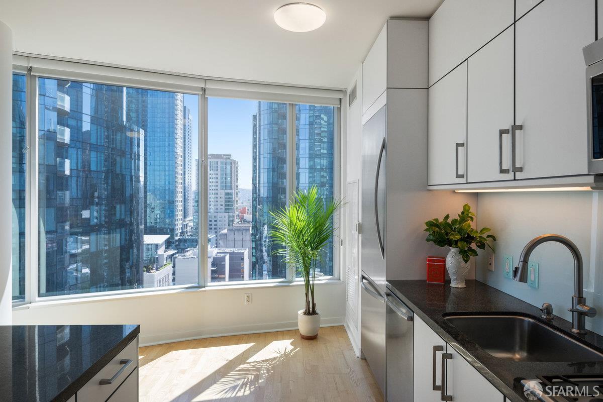 301 Main Street # 24F