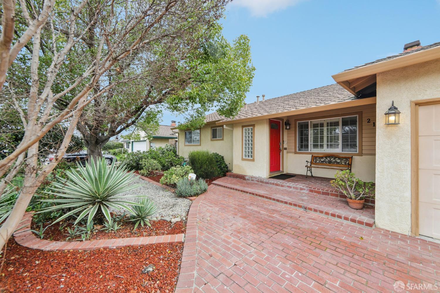 2125 Biglow Drive