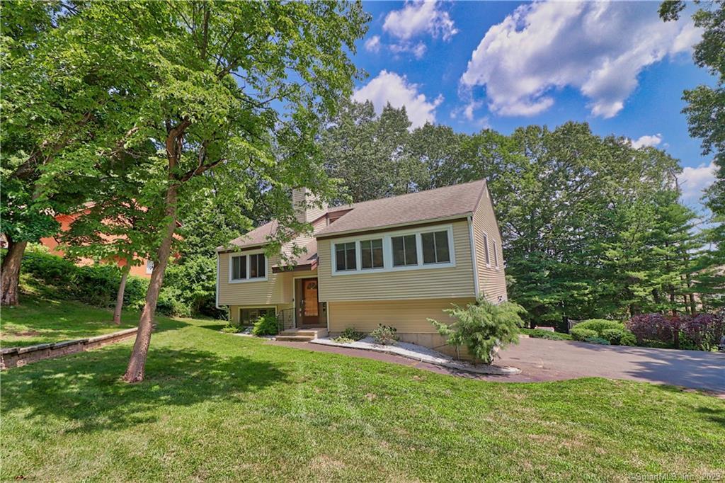 10 Rivergate Drive