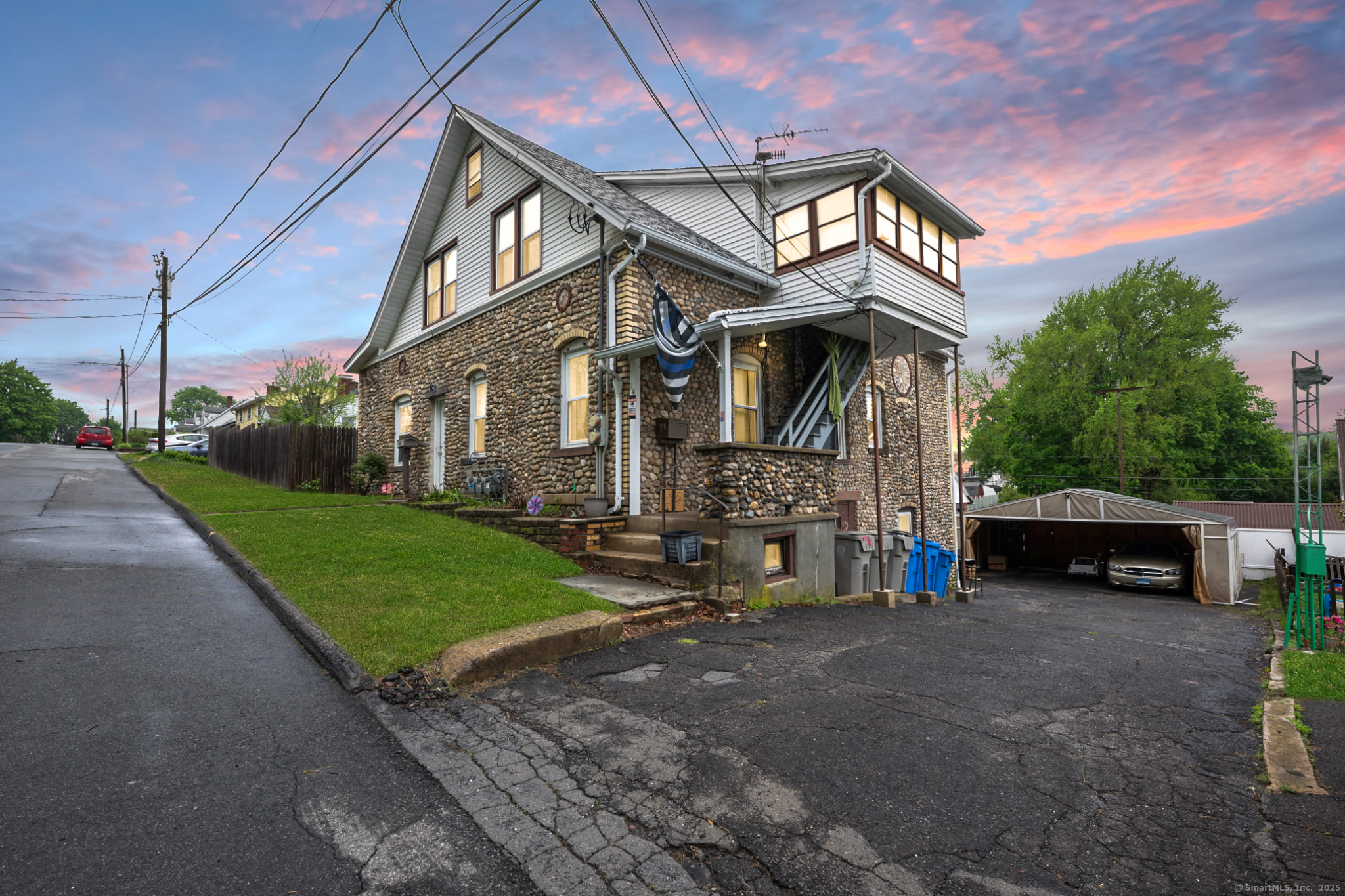 24 Colony Street