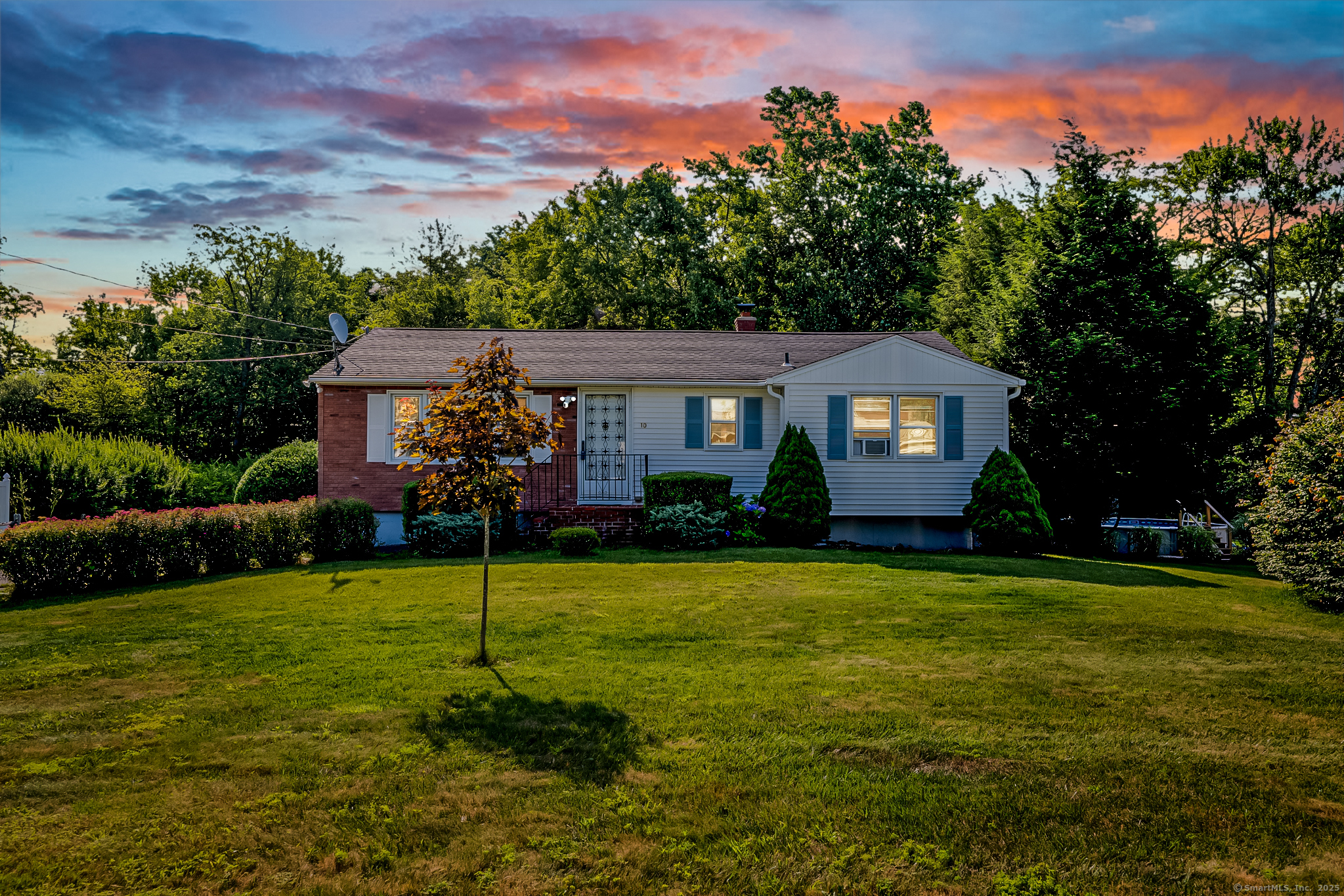 10 Colonial Drive