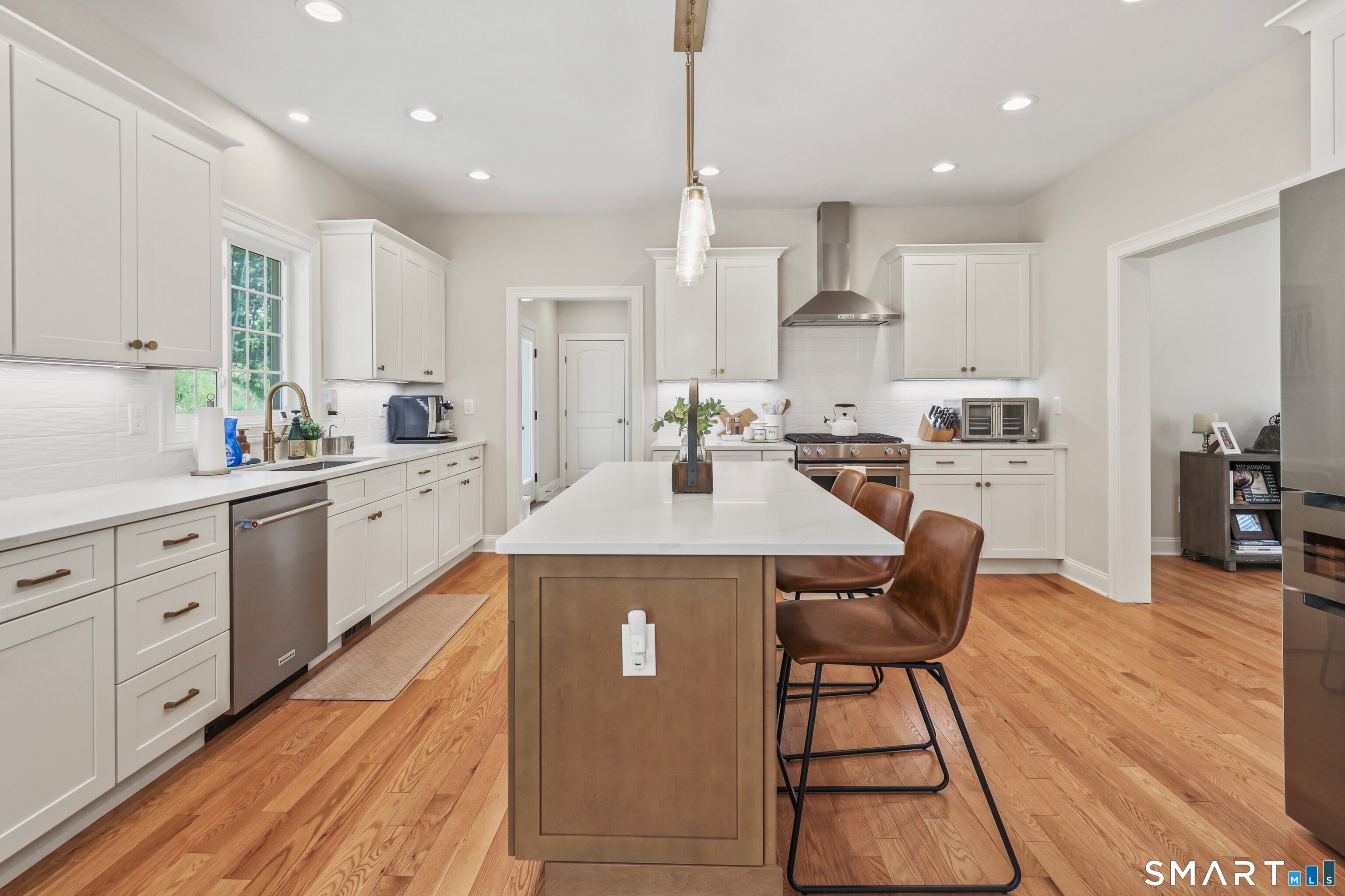 18 Hunting Ridge Road Middlebury CT
