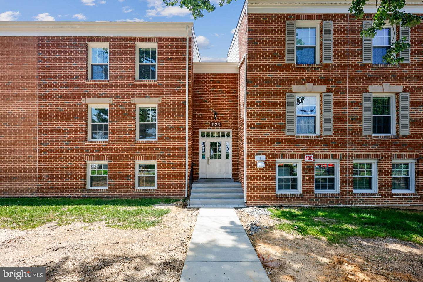 828 Quince Orchard Blvd #828-10