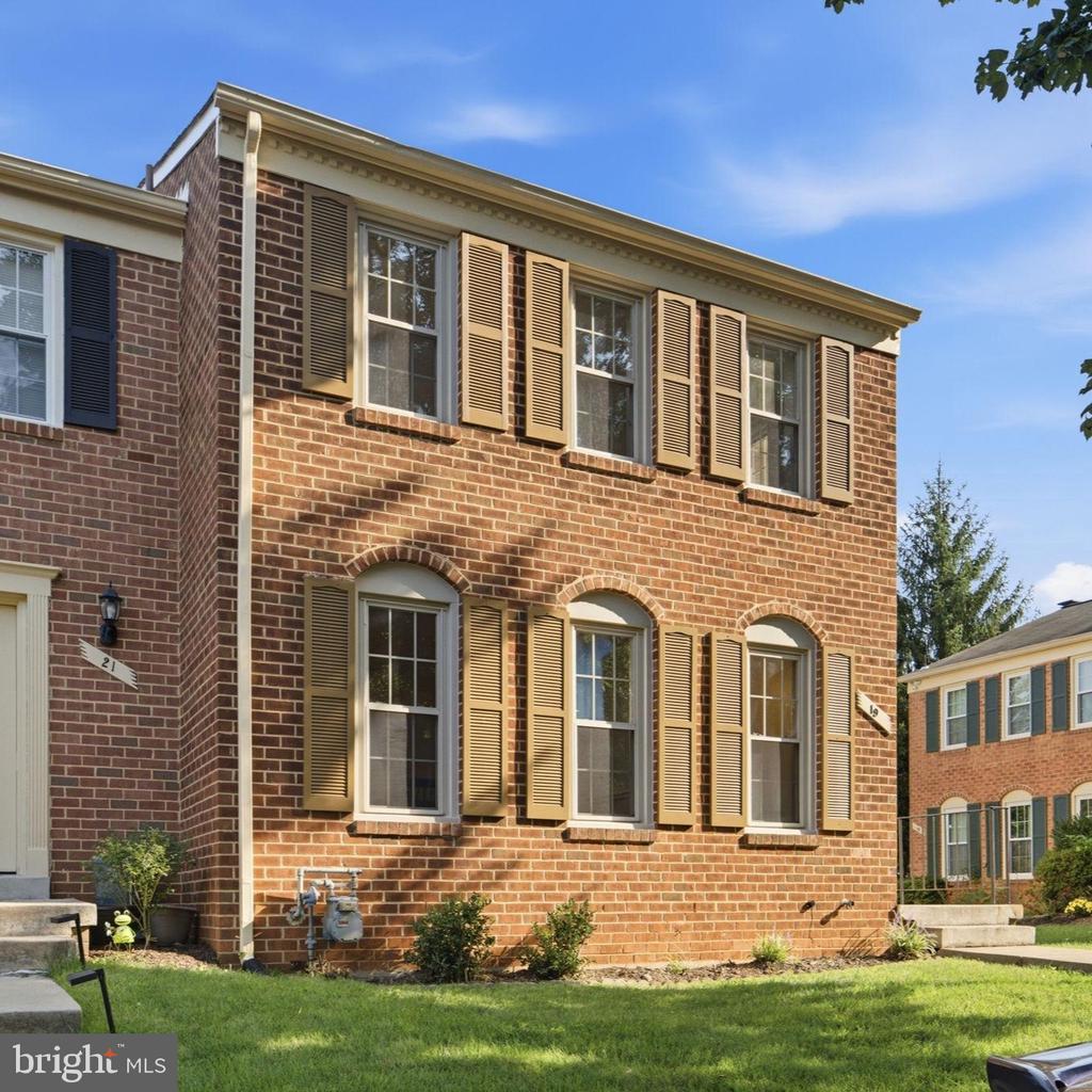 19 SHAGBARK COURT