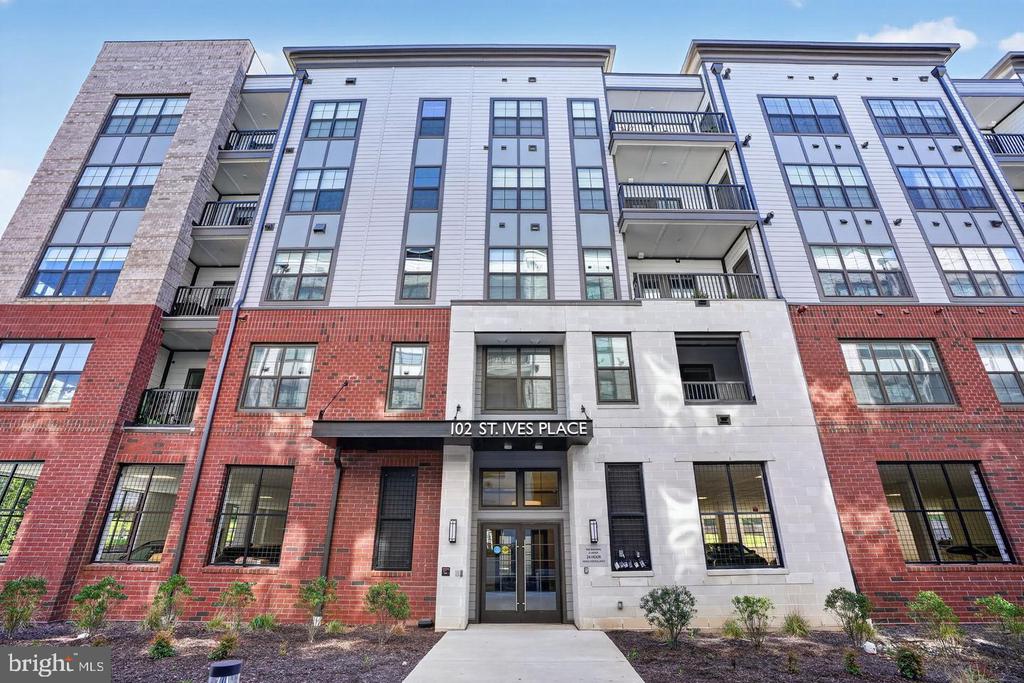 102 SAINT IVES PLACE Unit: 401