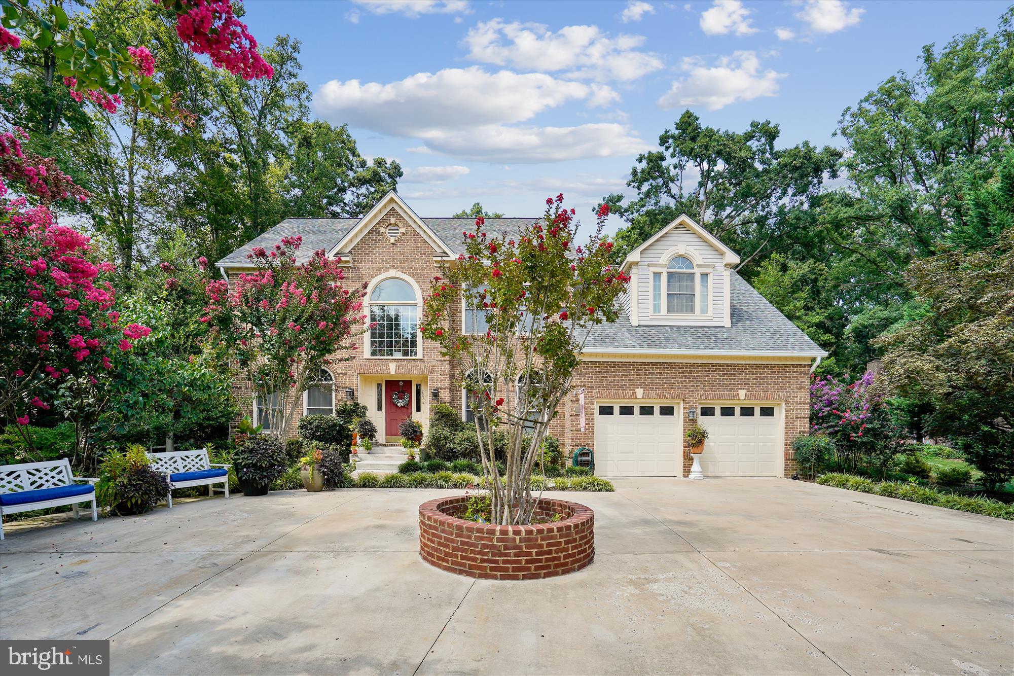 7022 WOODLAND DRIVE