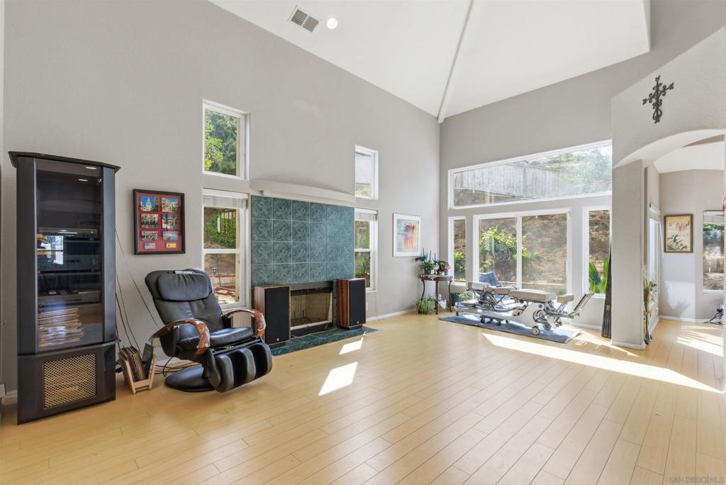 2142 Hidden Mesa Rd
