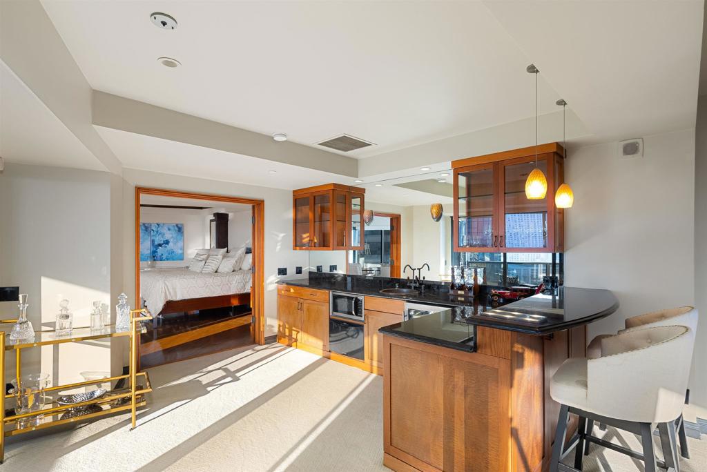 200 Harbor Dr 1502