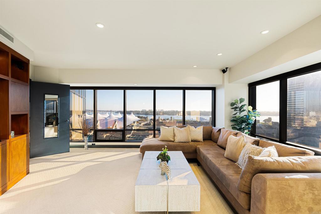200 Harbor Dr 1502