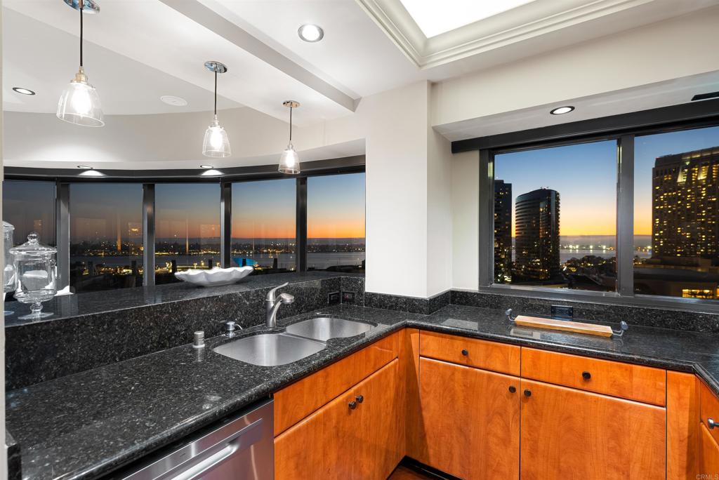 200 Harbor Dr 1502