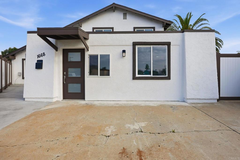 1668 1672 Spanish Oak Pl