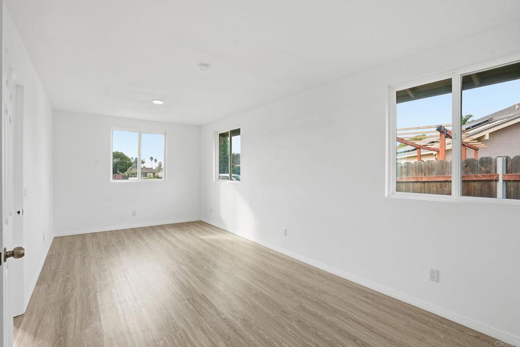 1668 1672 Spanish Oak Pl