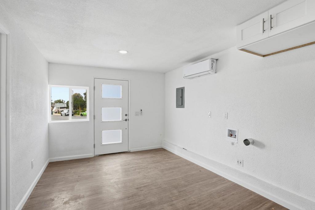 1668 1672 Spanish Oak Pl