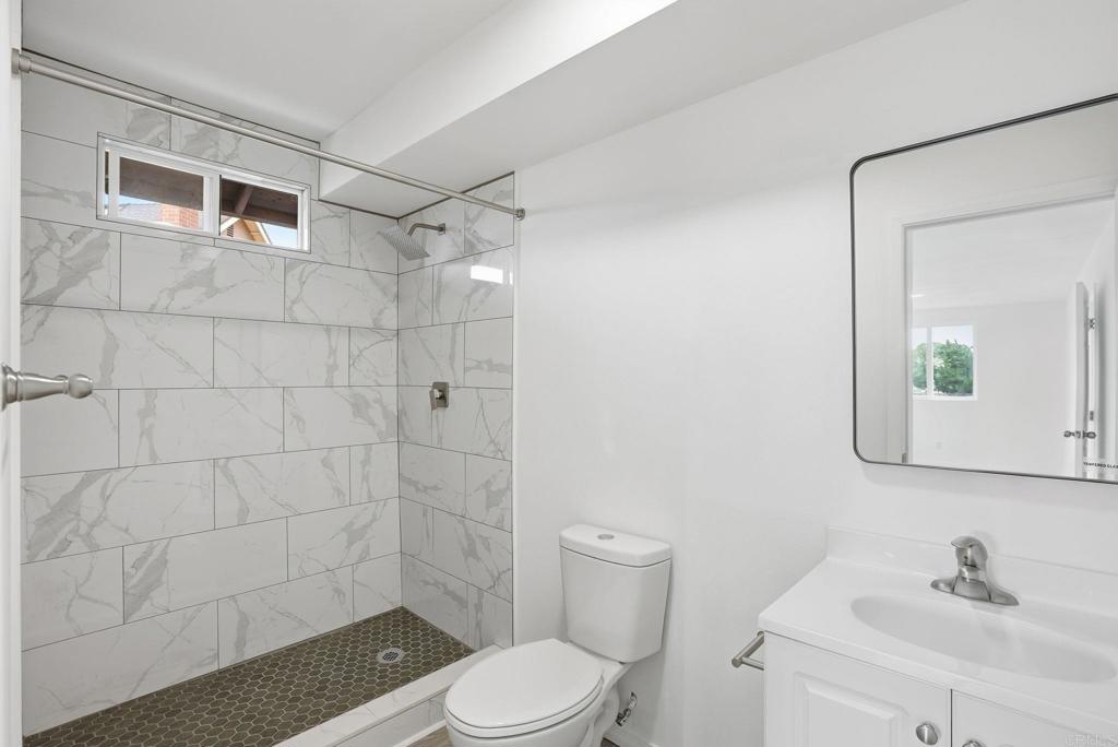 1668 1672 Spanish Oak Pl