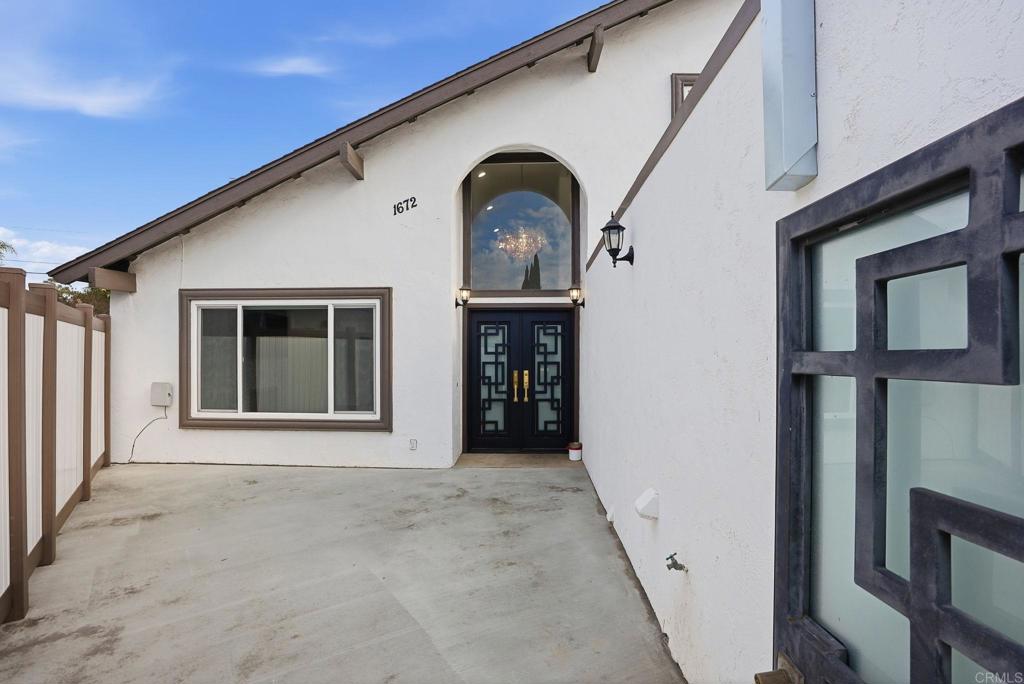 1668 1672 Spanish Oak Pl