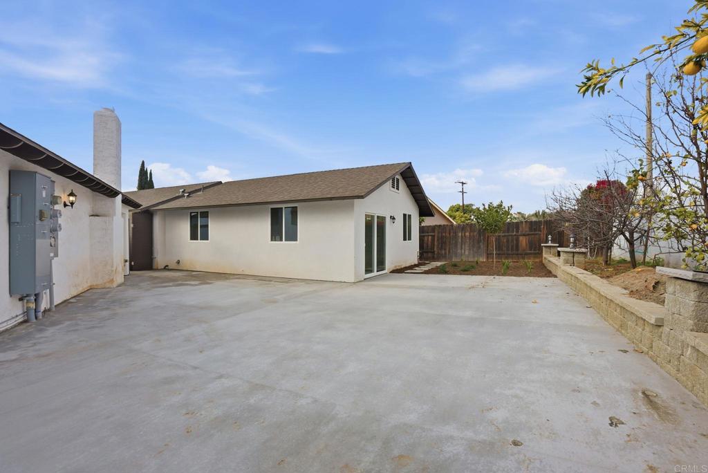 1668 1672 Spanish Oak Pl