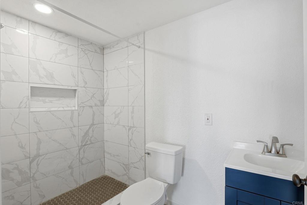 1668 1672 Spanish Oak Pl