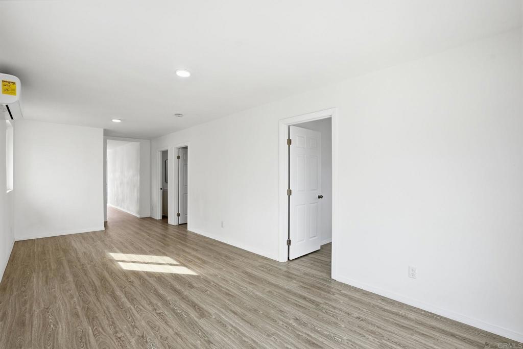 1668 1672 Spanish Oak Pl