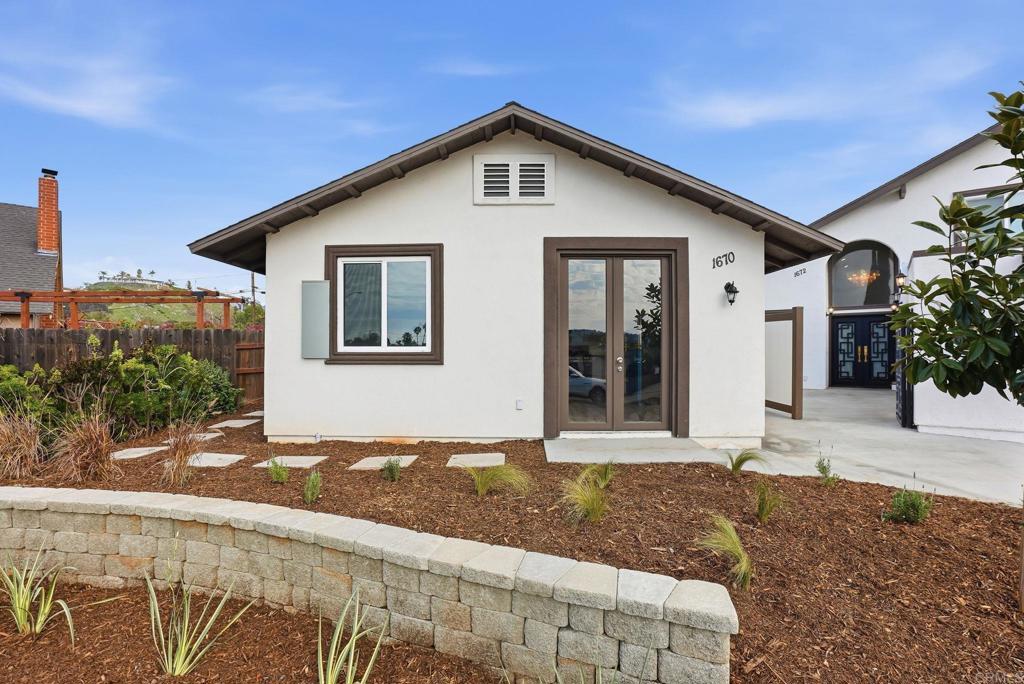 1668 1672 Spanish Oak Pl