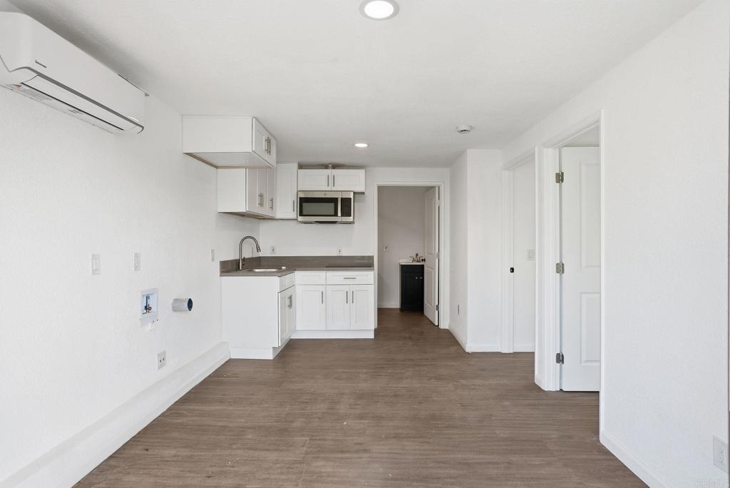 1668 1672 Spanish Oak Pl