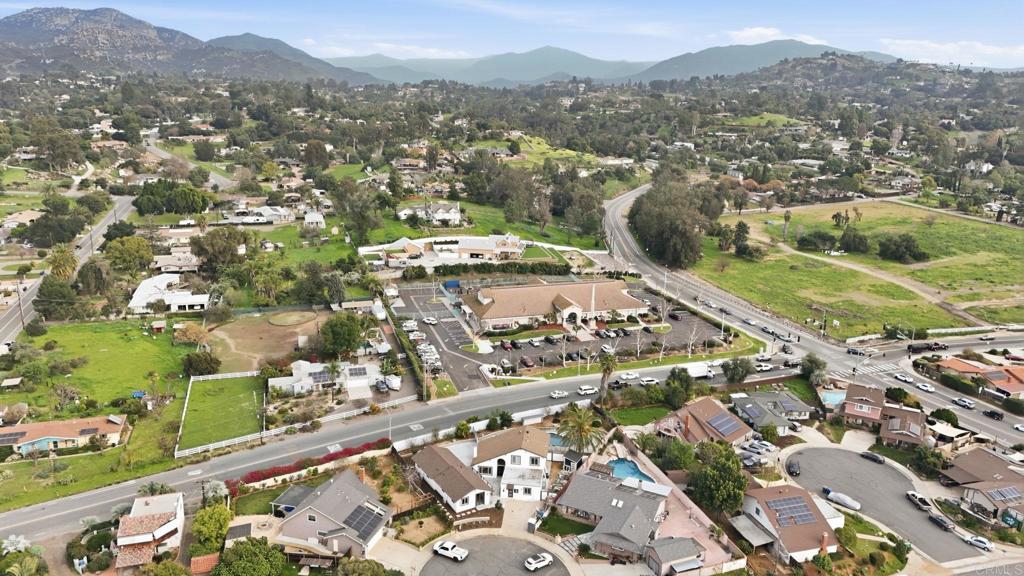 1668 1672 Spanish Oak Pl