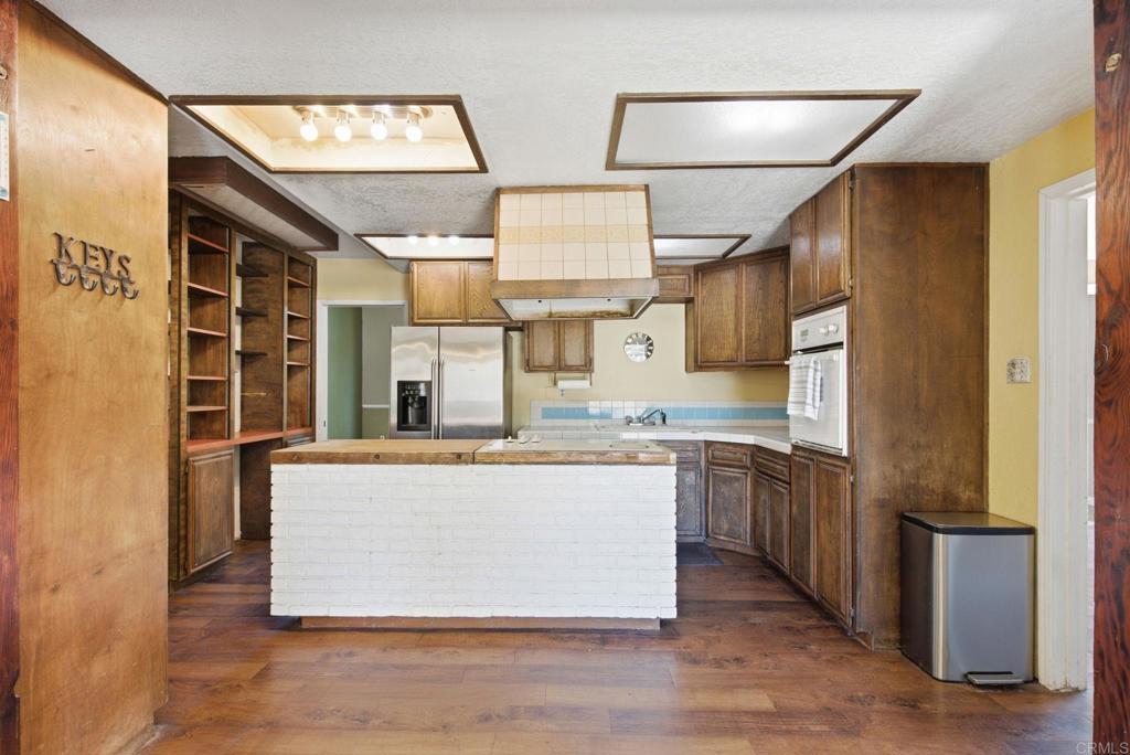 14037 Proctor Valley Rd