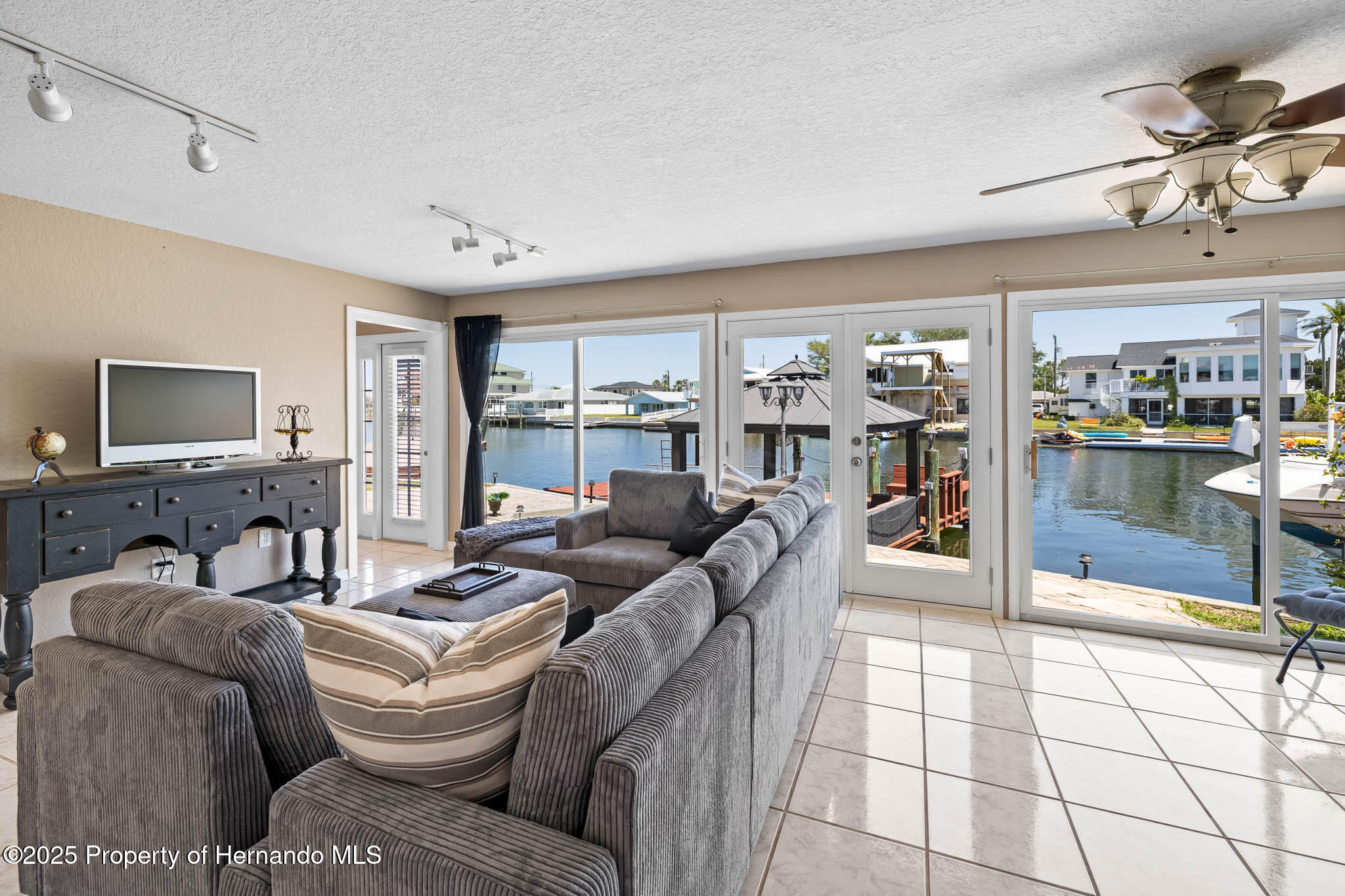 3085 Bayfront Circle