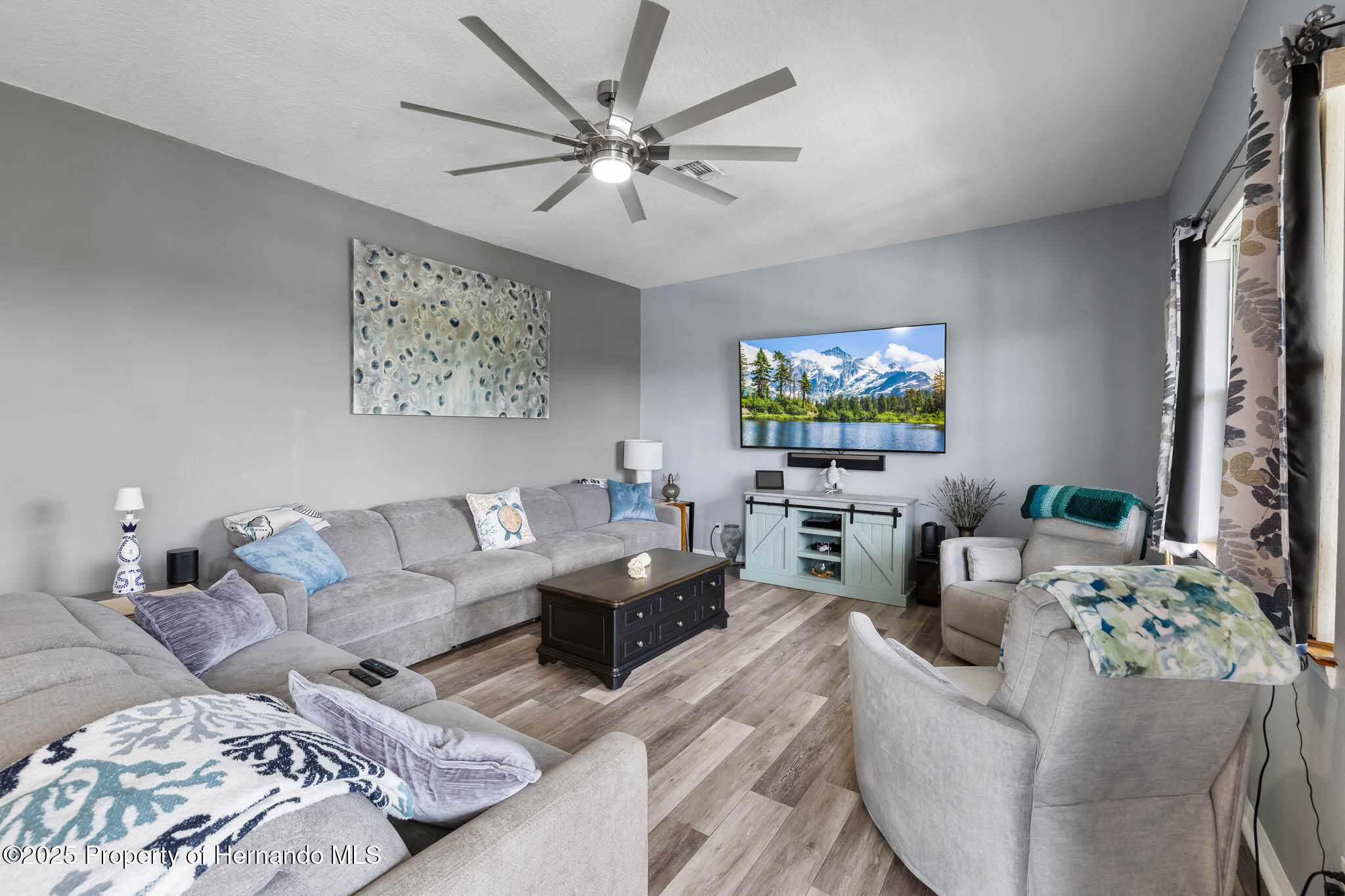 4464 Neptune Drive