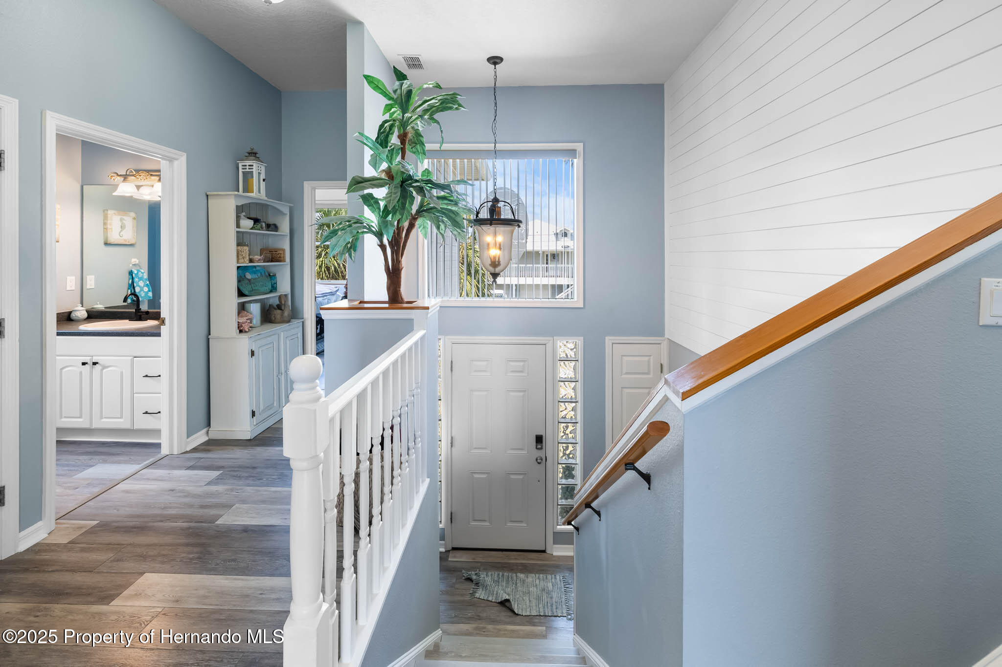 4464 Neptune Drive