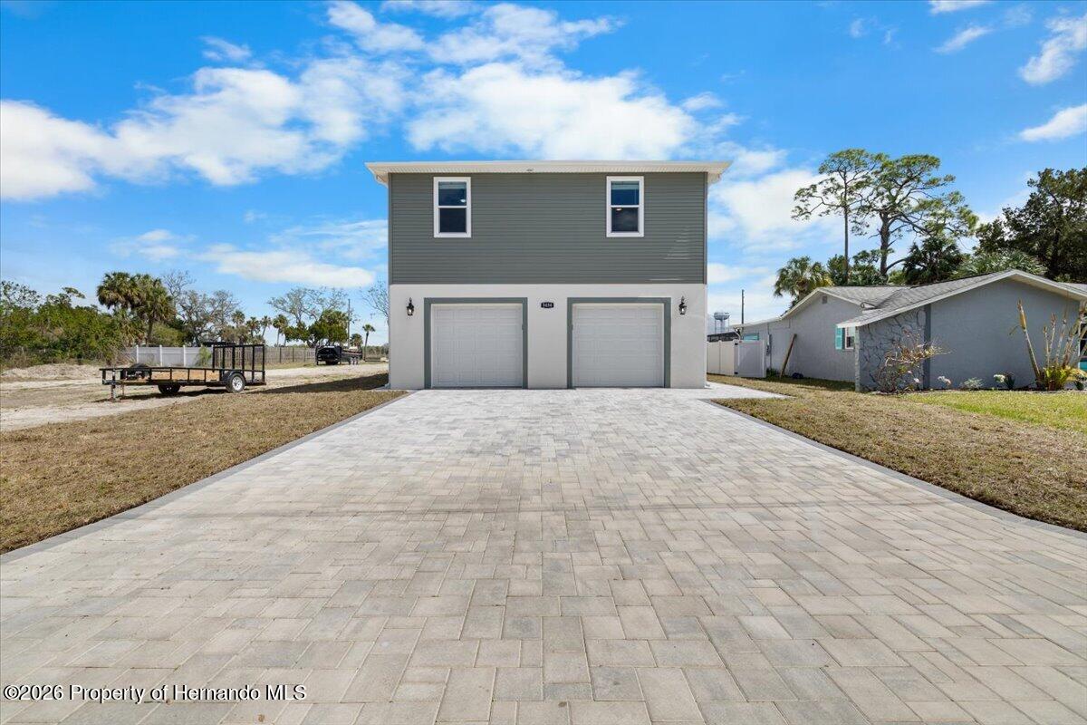5050 Oak Leaf Lane