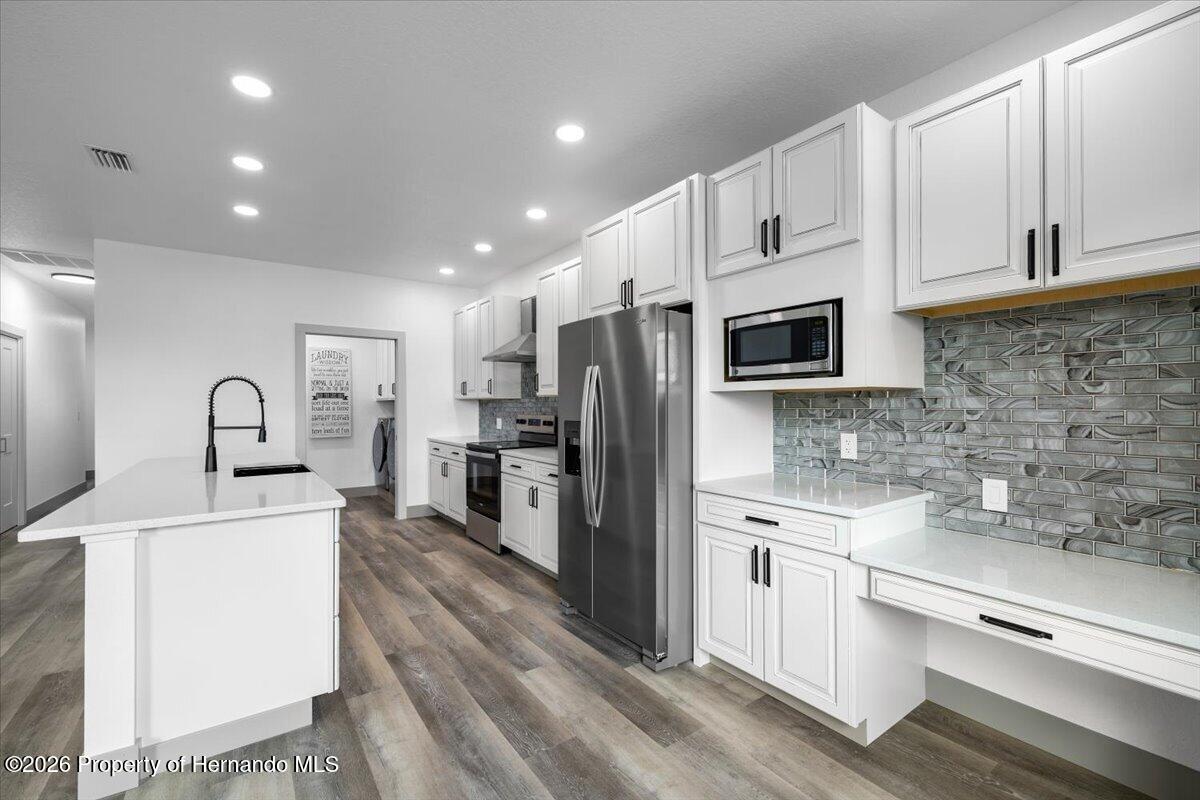 5050 Oak Leaf Lane