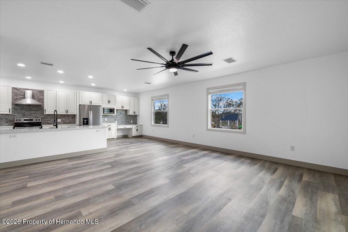 5050 Oak Leaf Lane