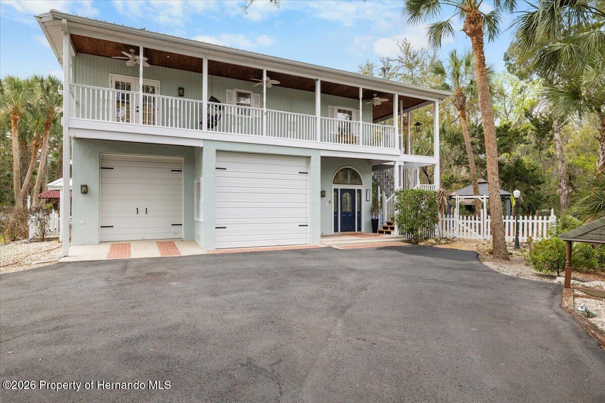 6093 Avenue Of The Palms