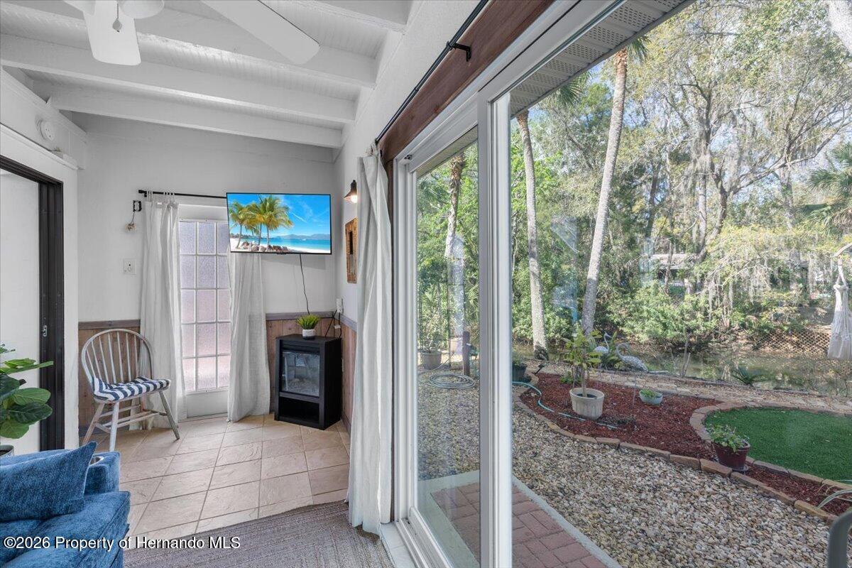 6093 Avenue Of The Palms