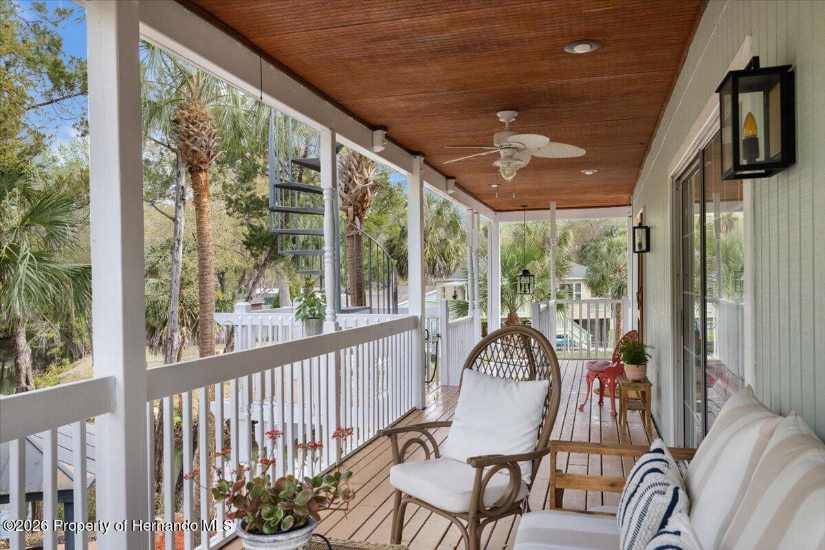 6093 Avenue Of The Palms